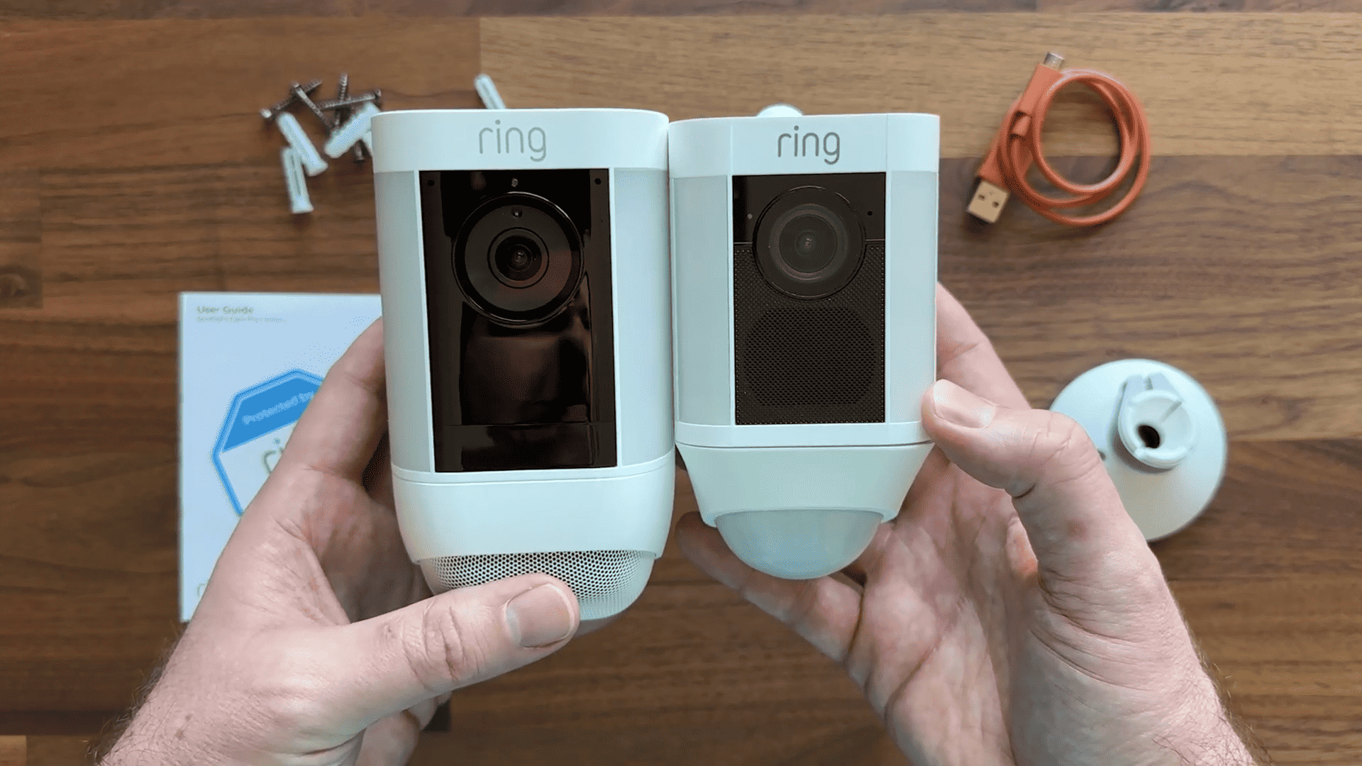 Comparaison de la Ring Spotlight Cam Pro Battery et de la Ring Spotlight Cam Battery