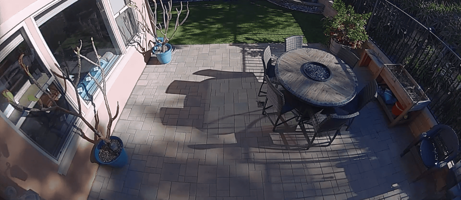 Ring Spotlight Cam Pro Battery vue de jour